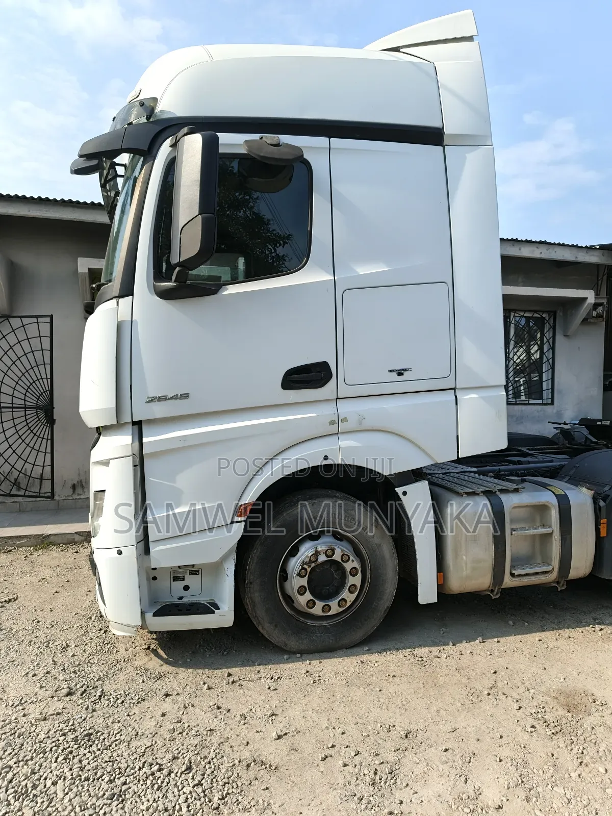 Mercedes-Benz Actros Truck 2022 White