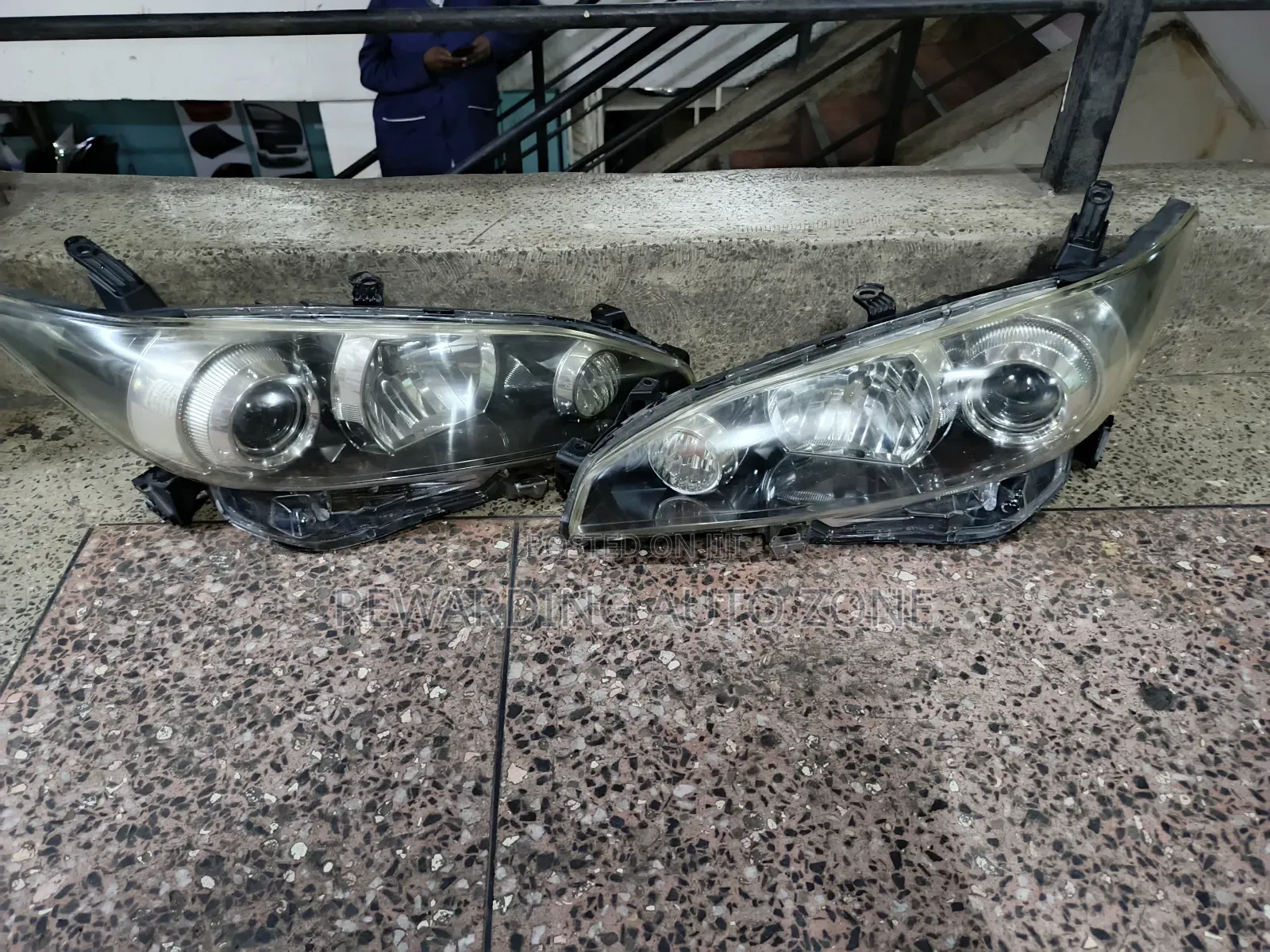 Toyota Wish 2012 Zenon Headlights