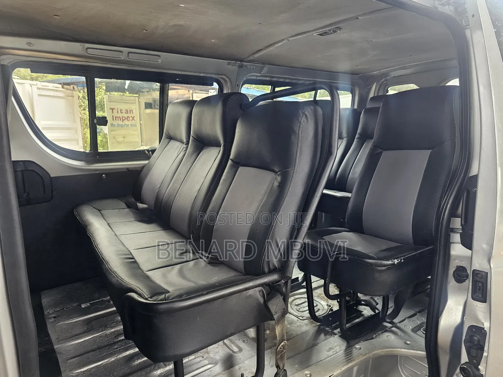 Toyota HiAce 2013 Silver