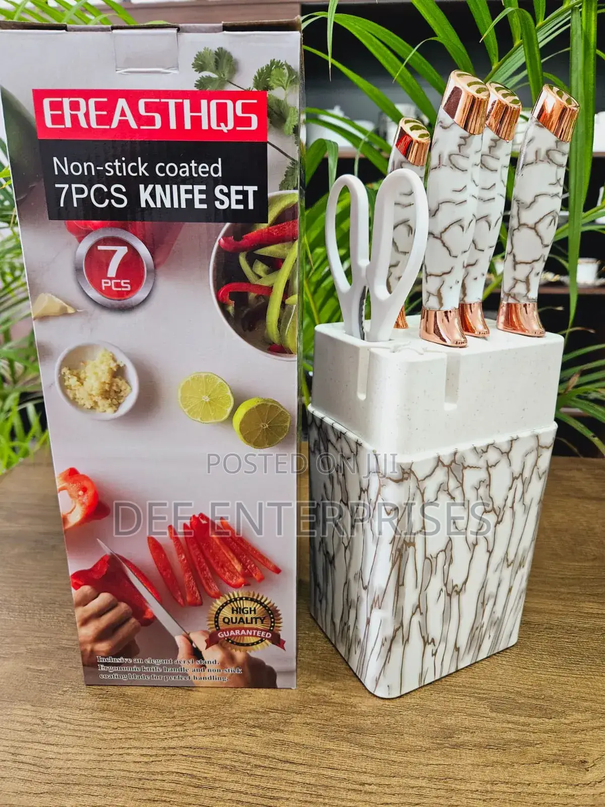 7 PCS Kitchen Knife Set Inclusive of an Acryl Stand
