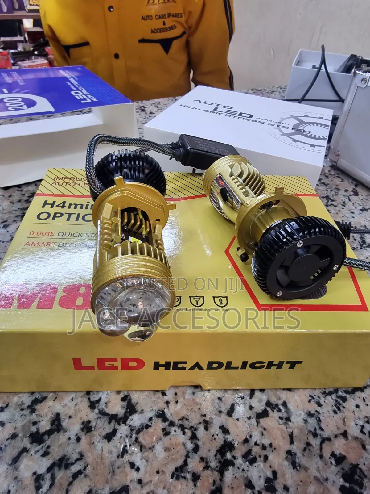 H4 M8 Mini Projector 160w