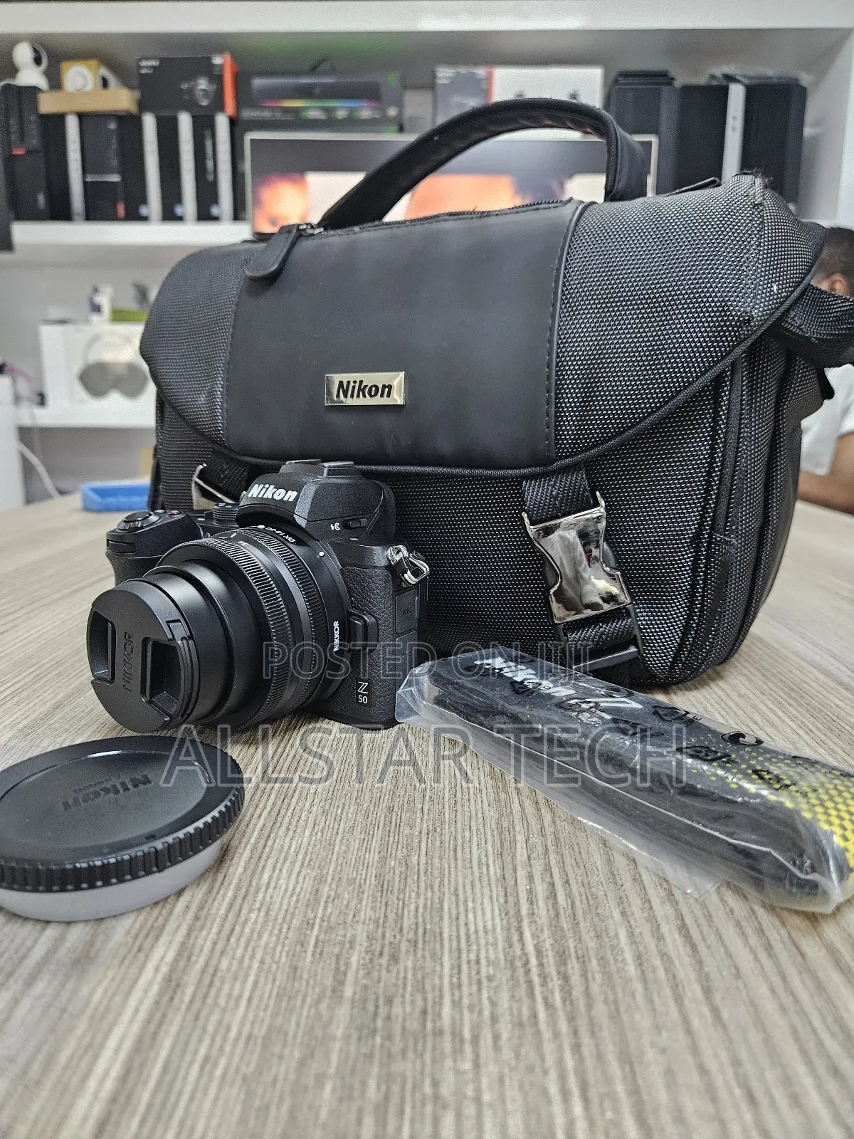 Nikon Z50 Mirrorless Camera With 16-50mm With 64gb Card