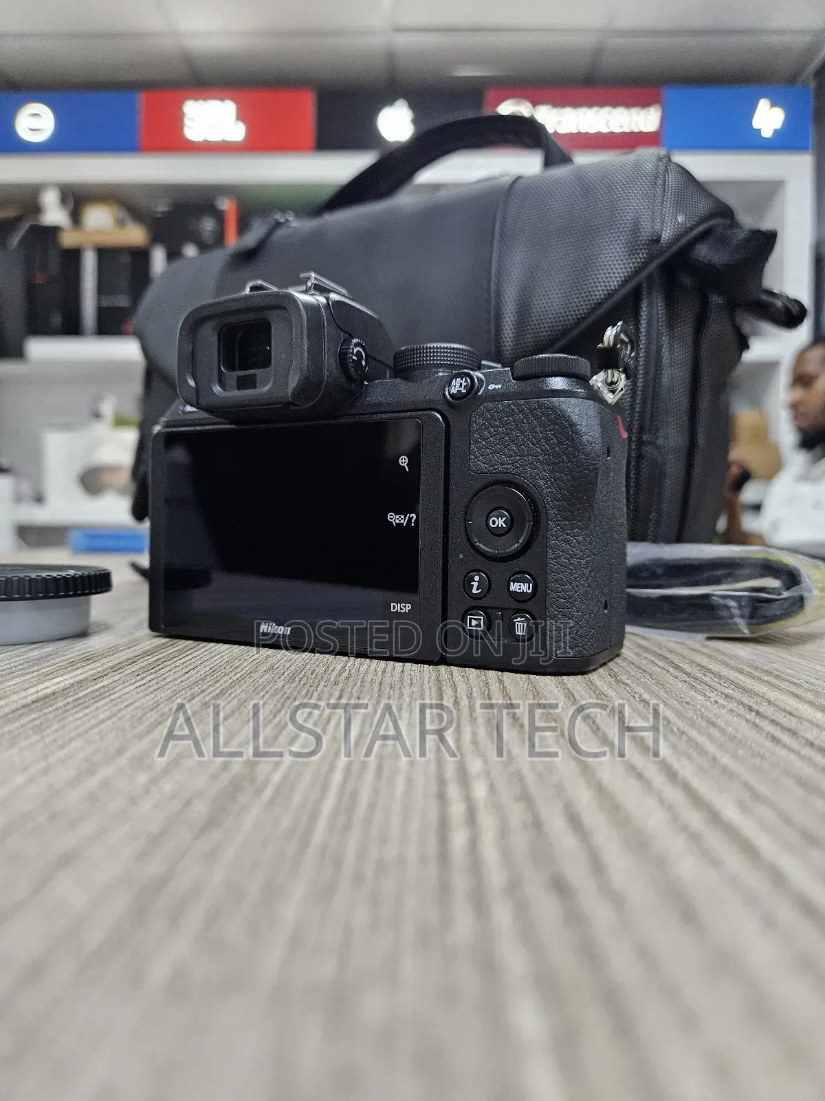 Nikon Z50 Mirrorless Camera With 16-50mm With 64gb Card