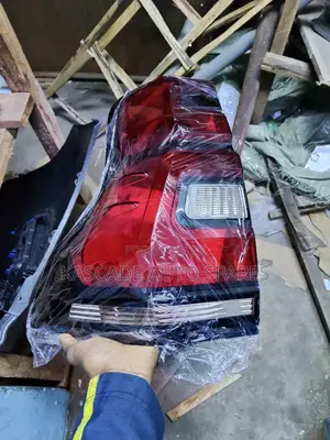 Tail Lens Prado 2018