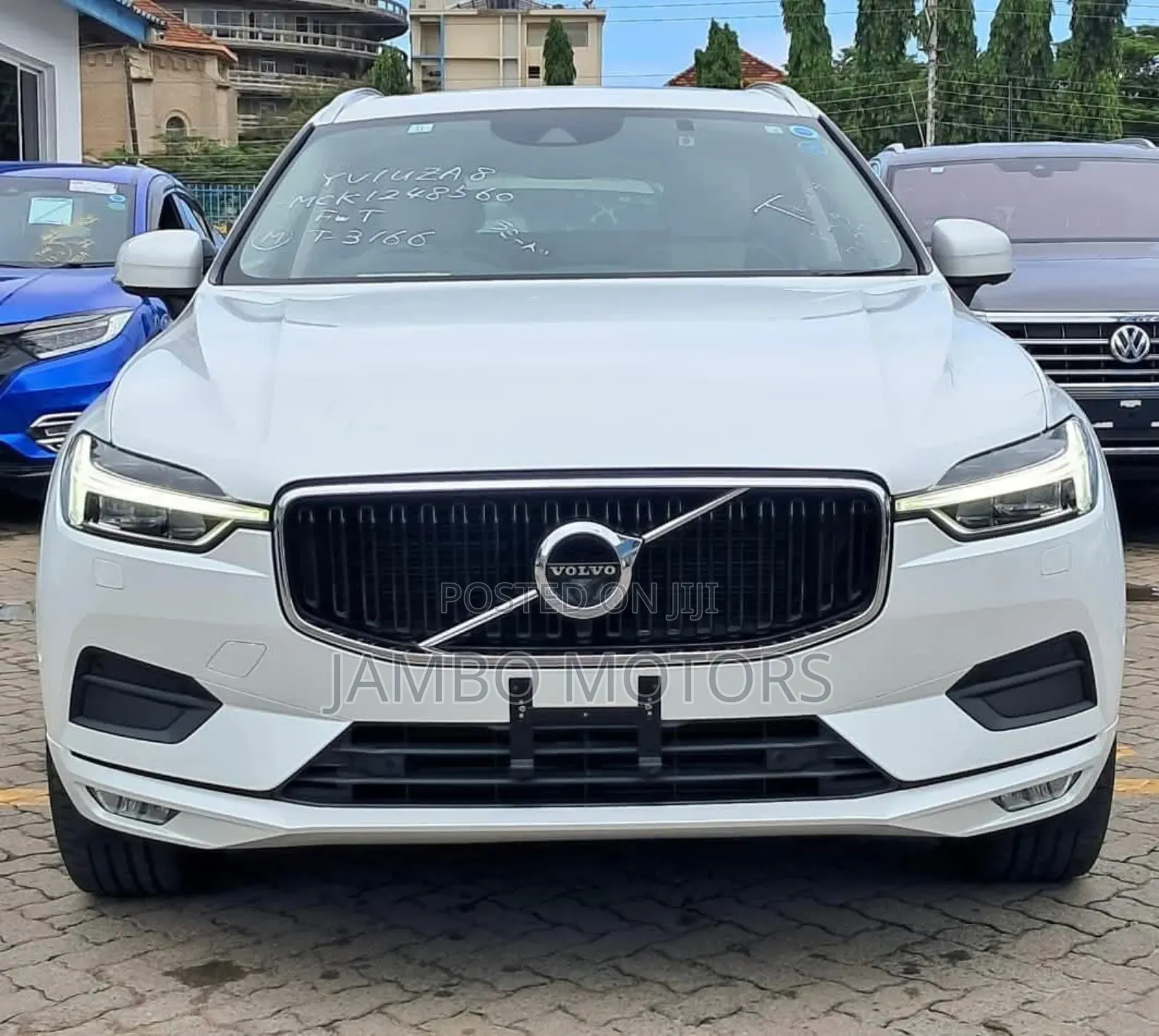 Volvo XC60 T5 R-Design AWD 2019 White