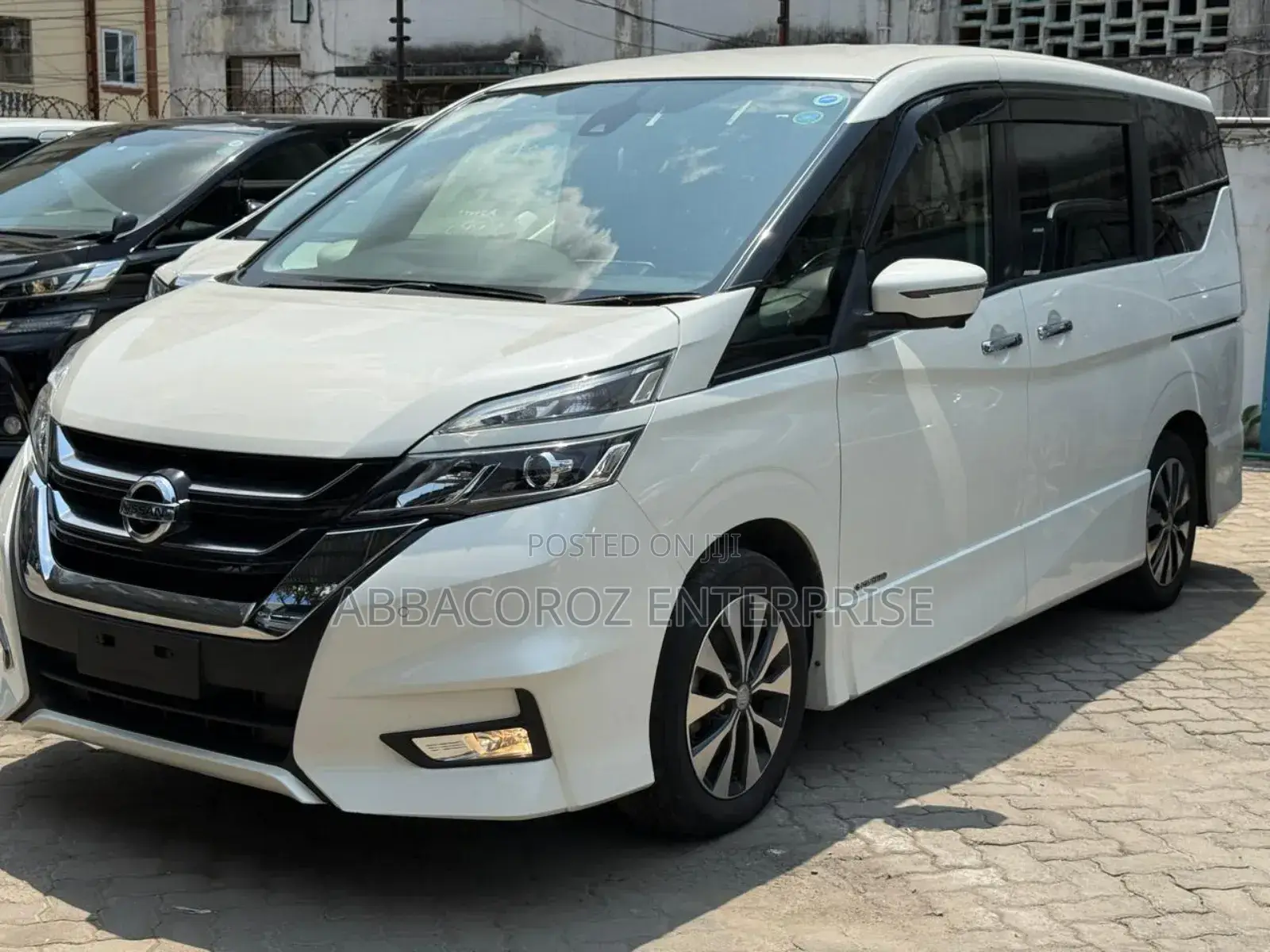 Nissan Serena 2018 Pearl