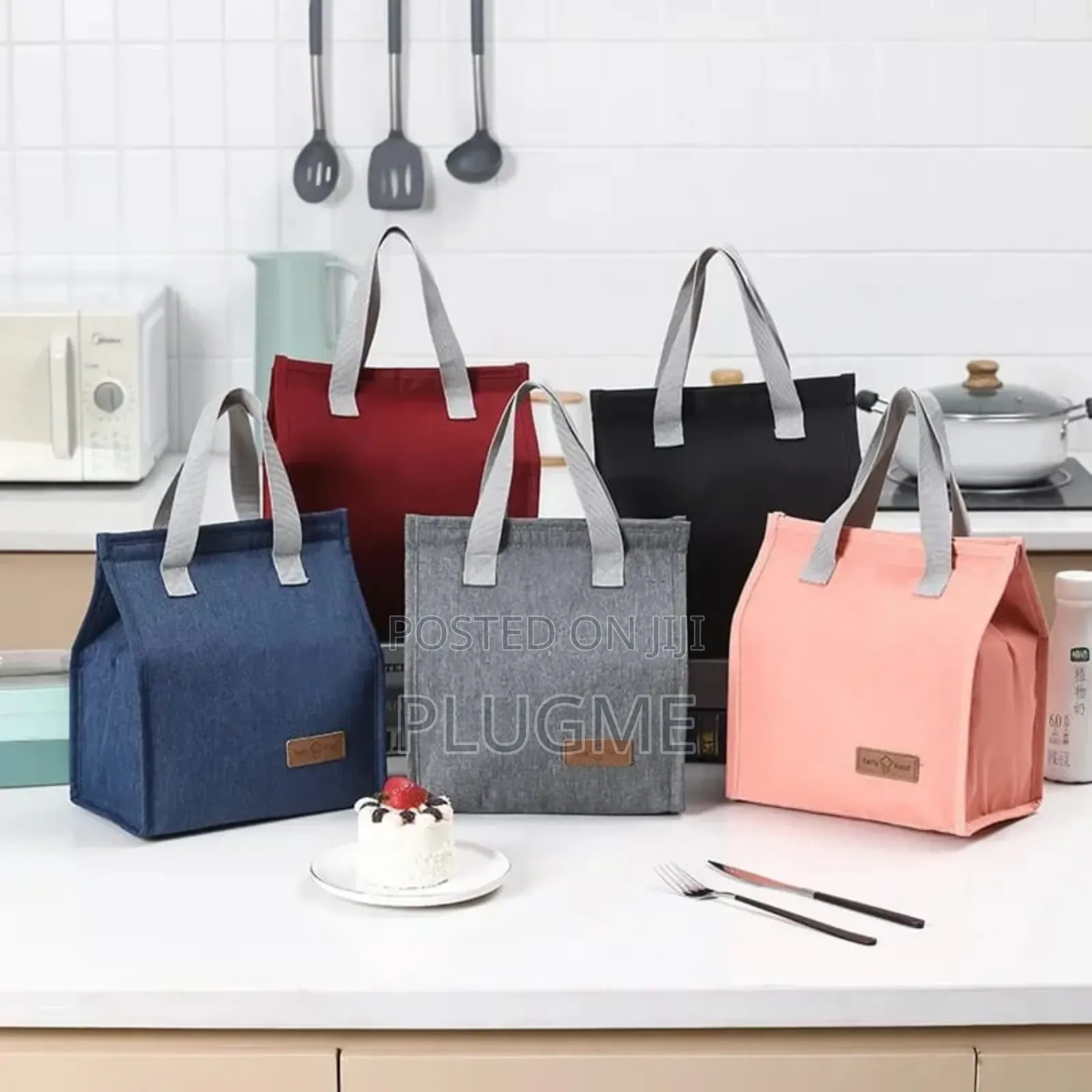 Insulated Tote Lunch Bag Size 25.5*22.5*13cm Material: Oxford