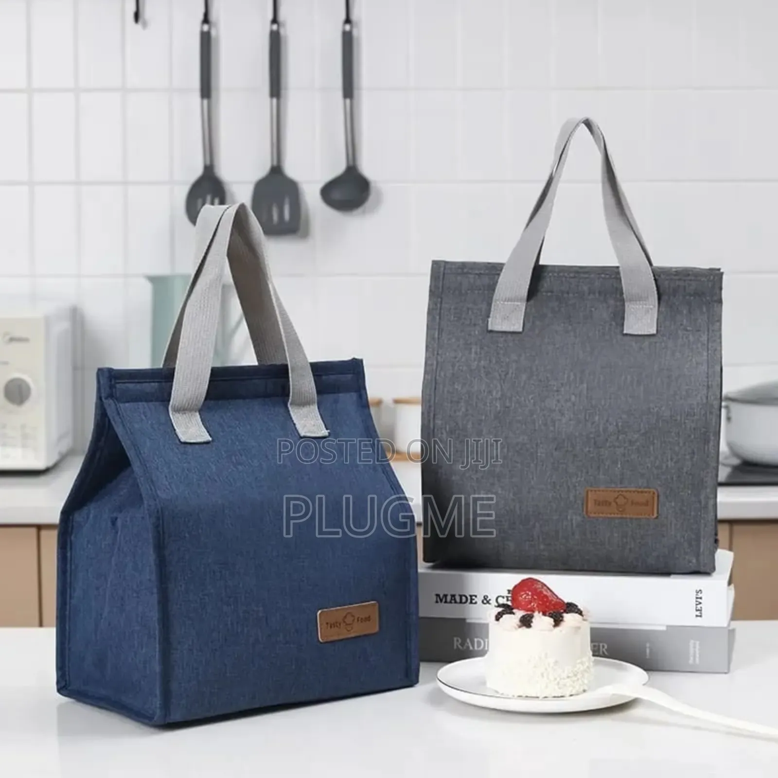 Insulated Tote Lunch Bag Size 25.5*22.5*13cm Material: Oxford