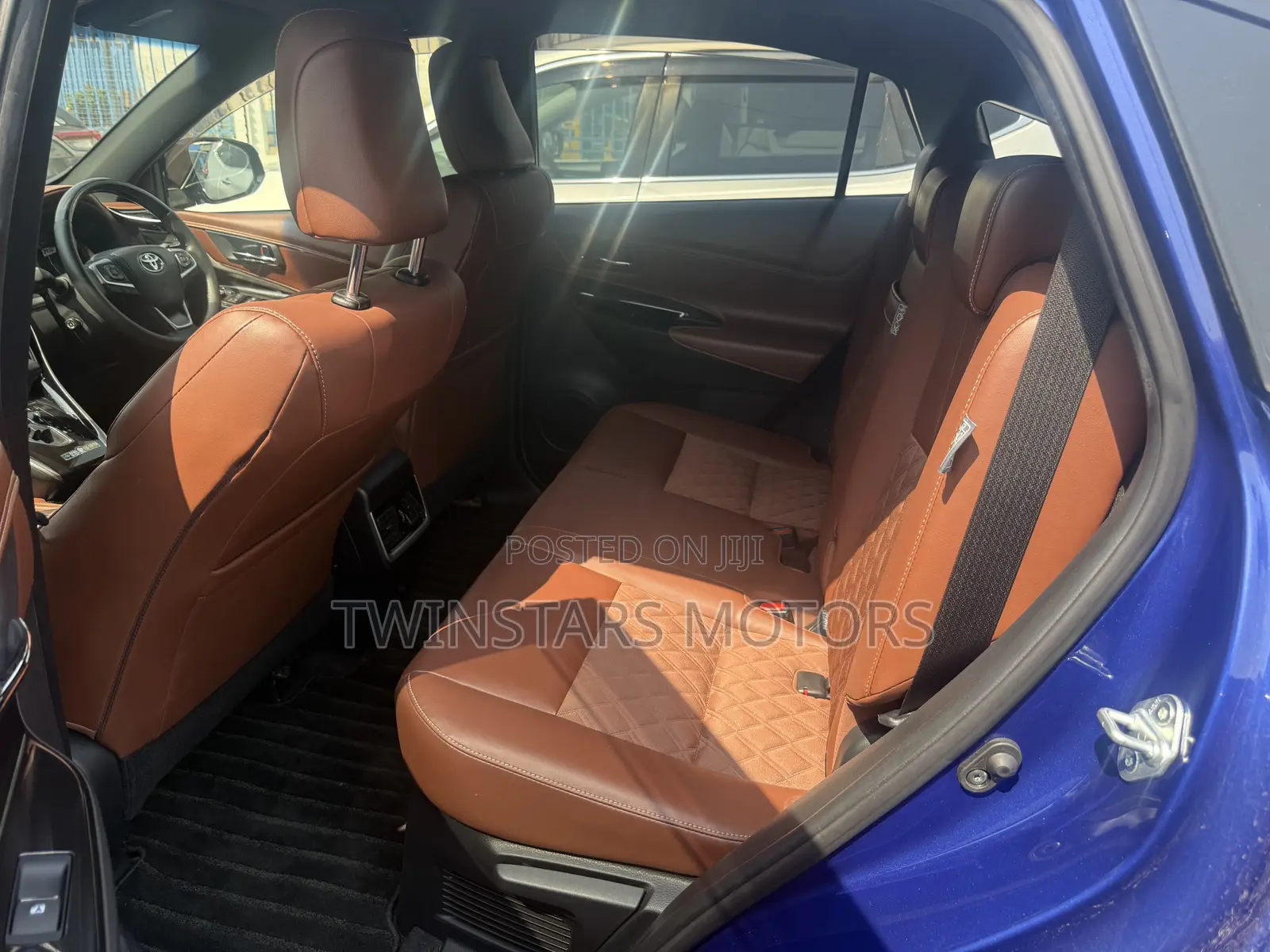 Toyota Harrier 2.0 2018 Blue