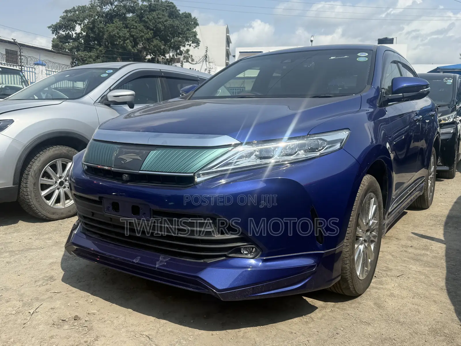 Toyota Harrier 2.0 2018 Blue