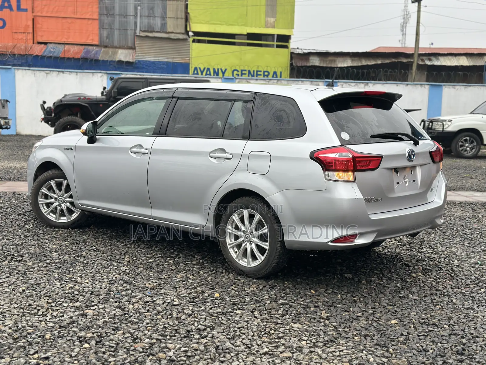 Toyota Corolla Fielder 1.5 Hybrid FWD 2019 Silver
