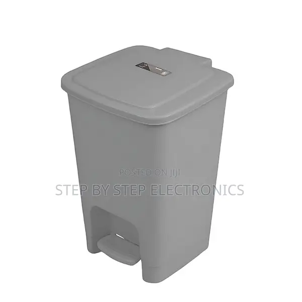 Durable 30l Hard Plastic Step Pedal Waste Bin With Odour Control Lid
