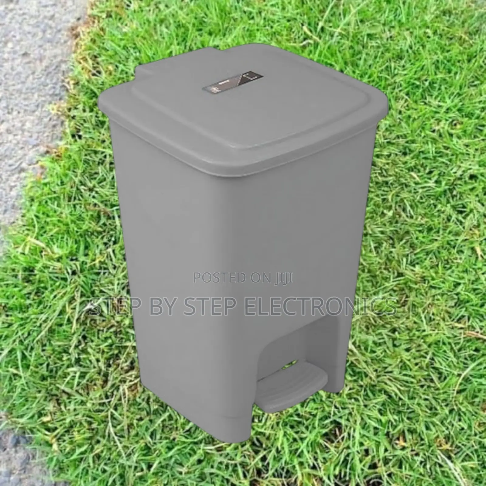 30l Hard Plastic Step Pedal Waste Bin Trash Can – Easy Waste Disposal