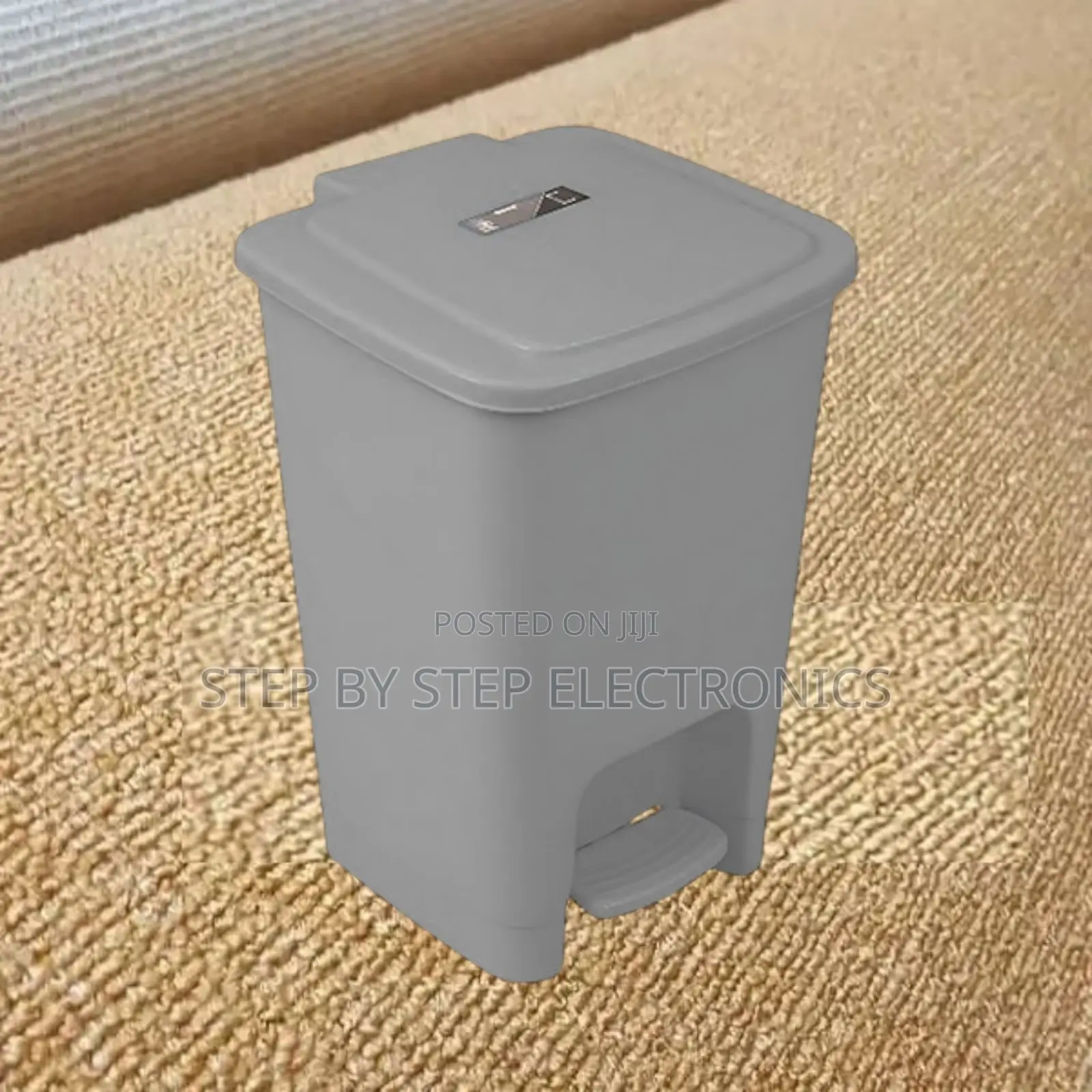 Economical 30l Hard Plastic Step Pedal Waste Bin Trash Can