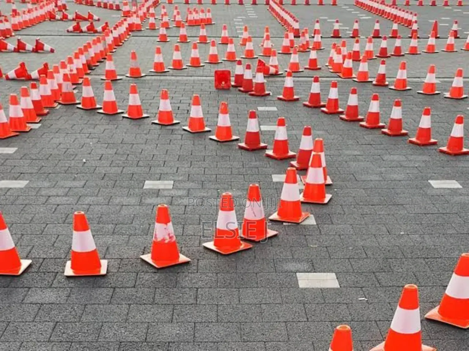 Portable Traffic Cone – Easy-to-use Safety Cone