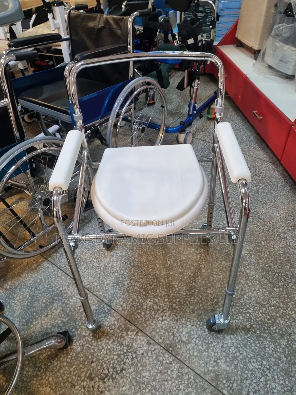 Commode/Potty With Wheels