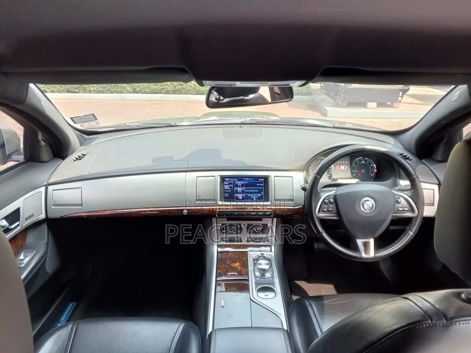 Jaguar XF 2.0L 2013 Beige