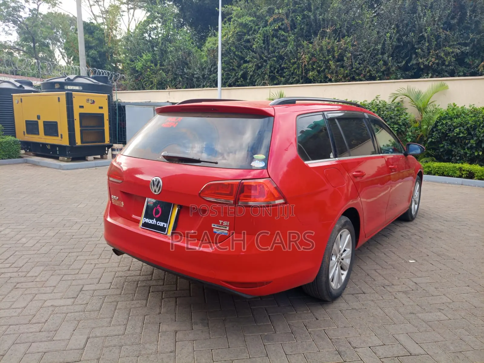 Volkswagen Golf 2.5L PZEV 4dr Hatchback (2.5L 5cyl 6A) 2014 Red