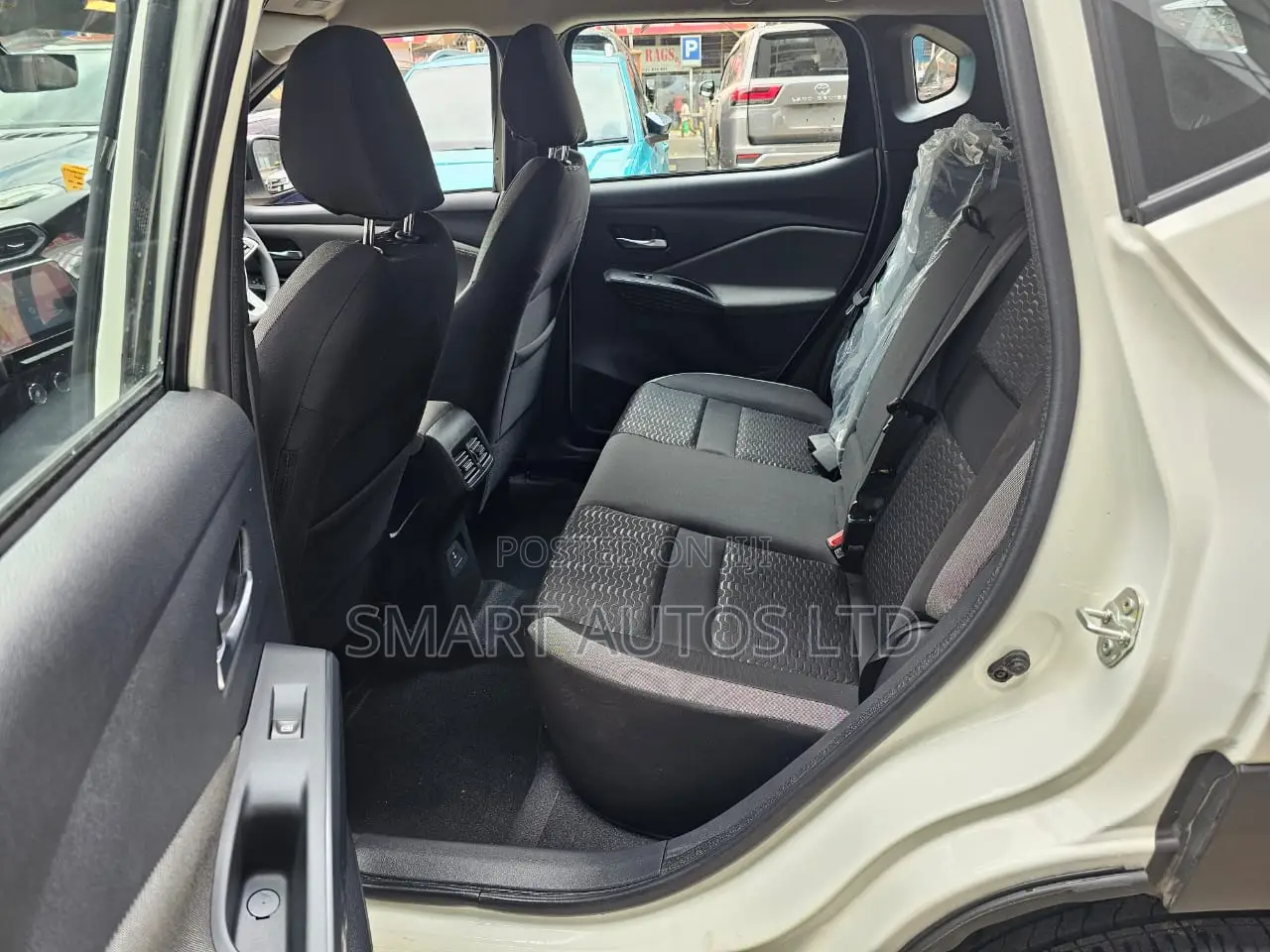 New Nissan Magnite 1.0 Petrol FWD 2025 White