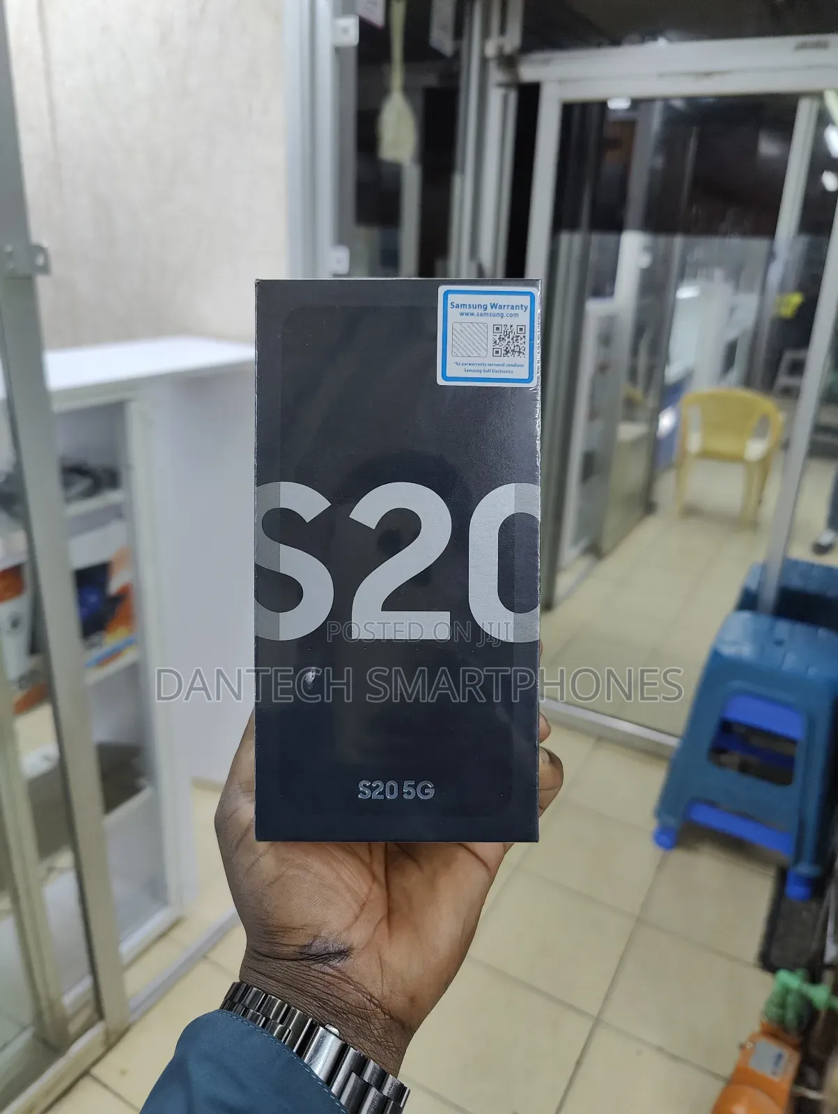 New Samsung Galaxy S20 128 GB Black