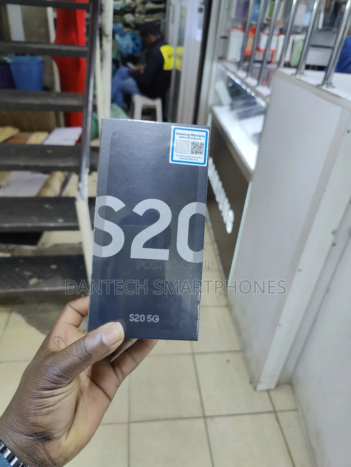 New Samsung Galaxy S20 128 GB Black