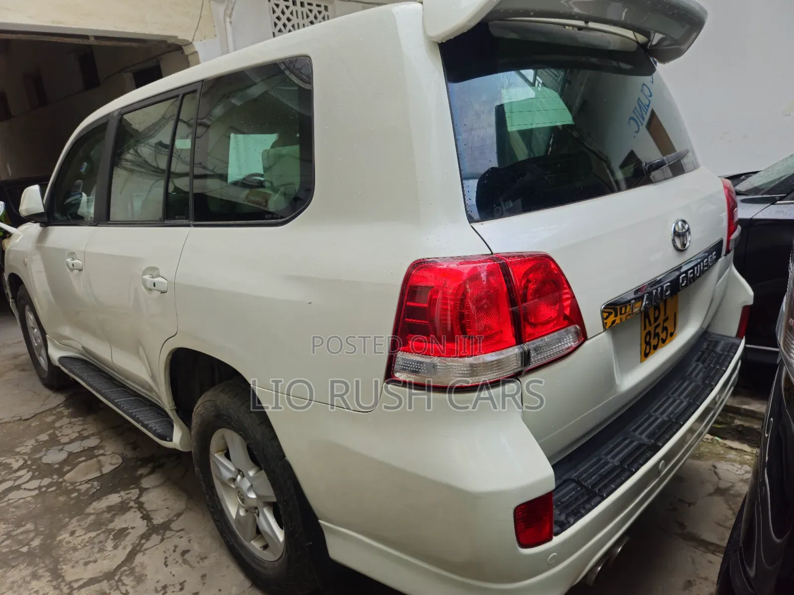 Toyota Land Cruiser 2009 White