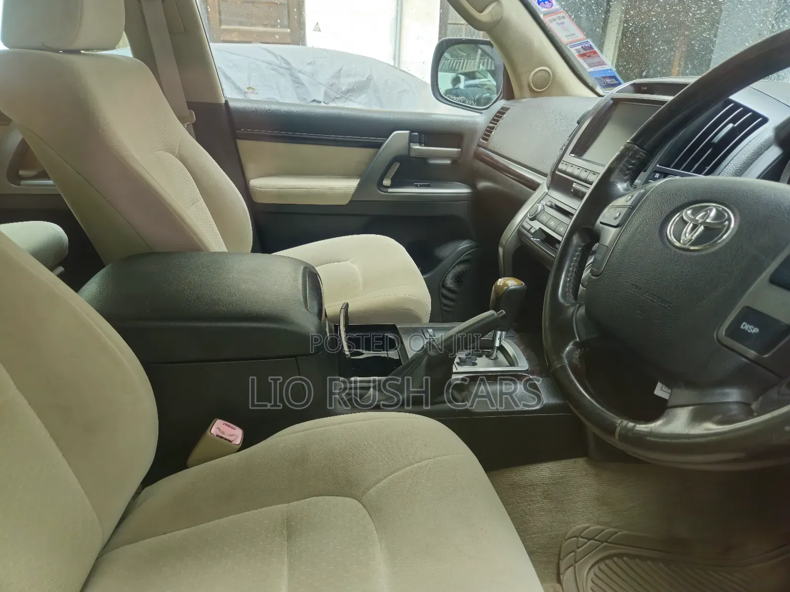 Toyota Land Cruiser 2009 White
