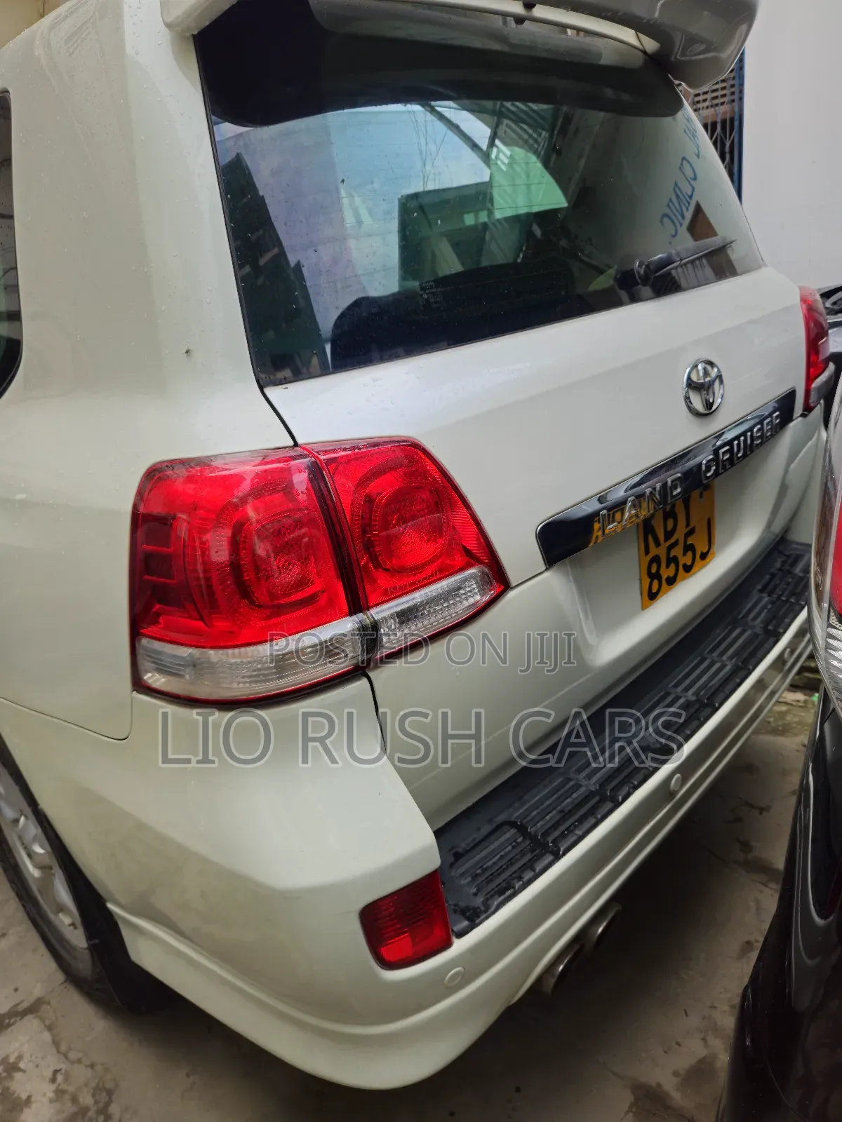 Toyota Land Cruiser 2009 White