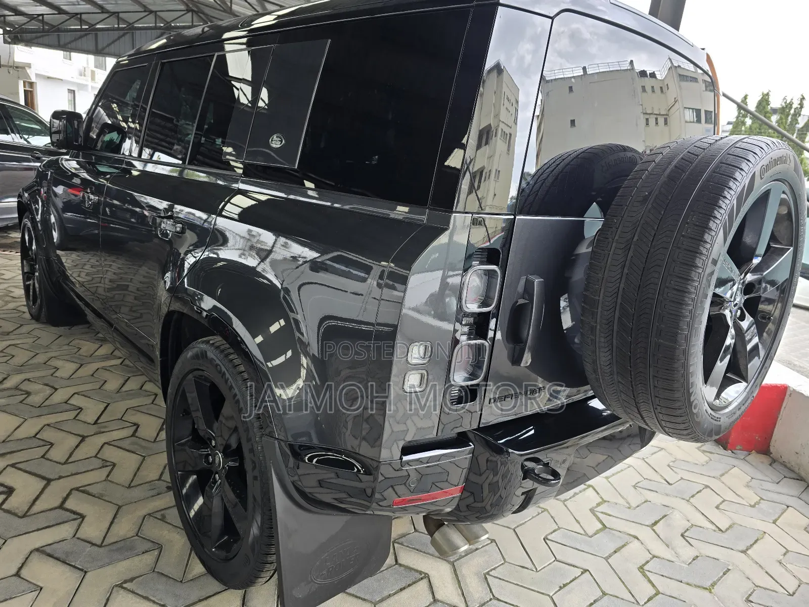Land Rover Defender 2024 Black