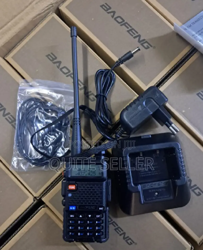 Baofeng Uv-82 Dual Band Walkie Talkie Two Way Ham Radio + Speaker Mic