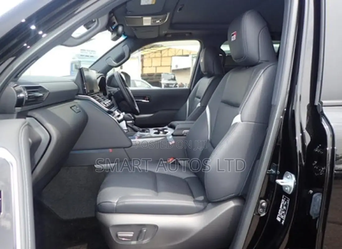 Toyota Land Cruiser 3.3 Diesel 4WD 2022 Black