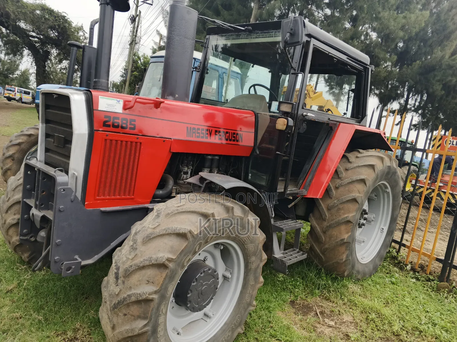 Massey Ferguson 2685 Tractor