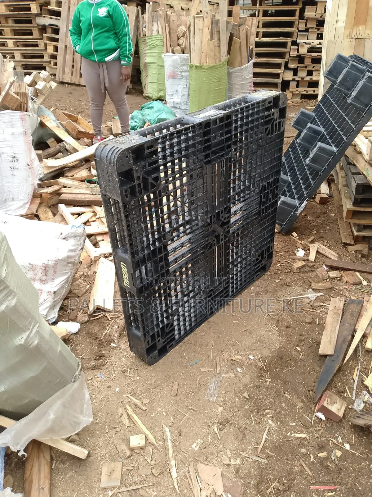 Black Plastic Pallet
