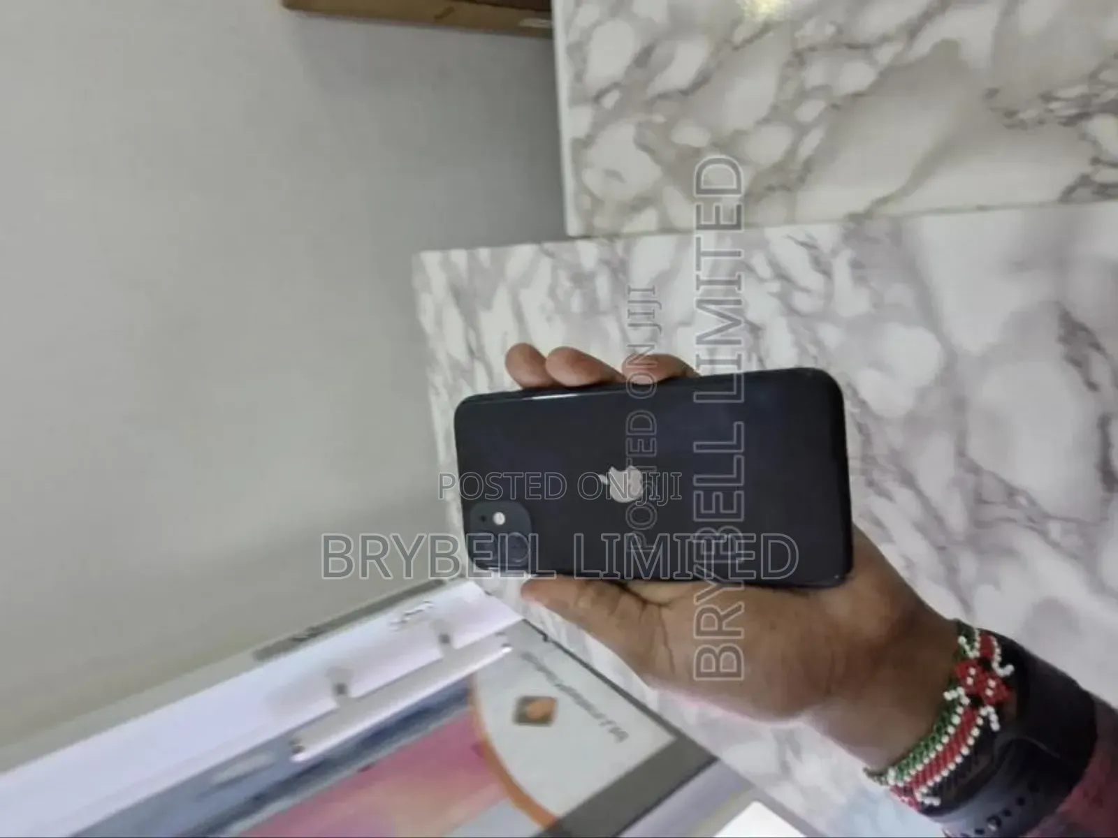 Apple iPhone 11 64 GB Black