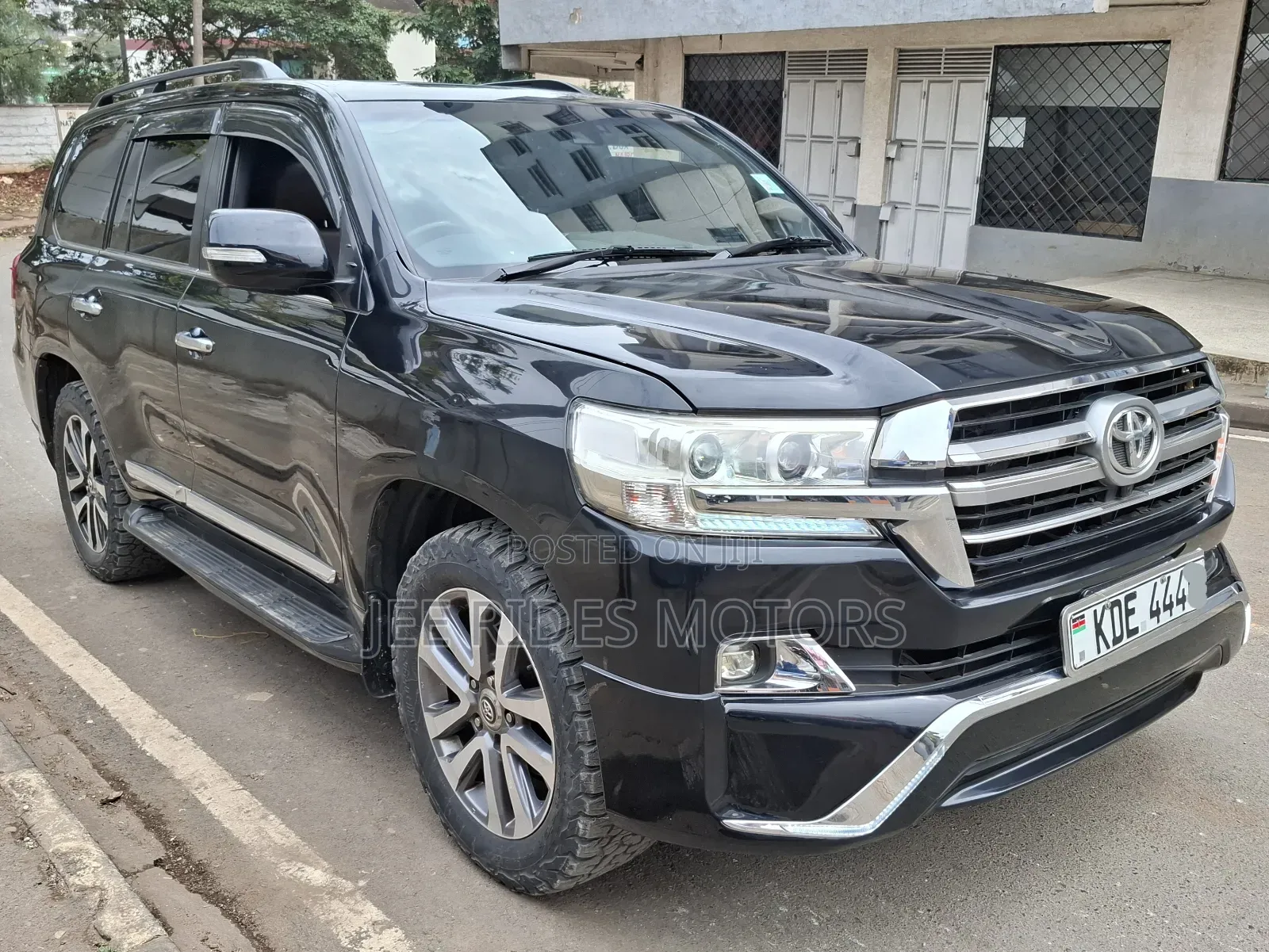 Toyota Land Cruiser 4.6 V8 ZX 2016 Black