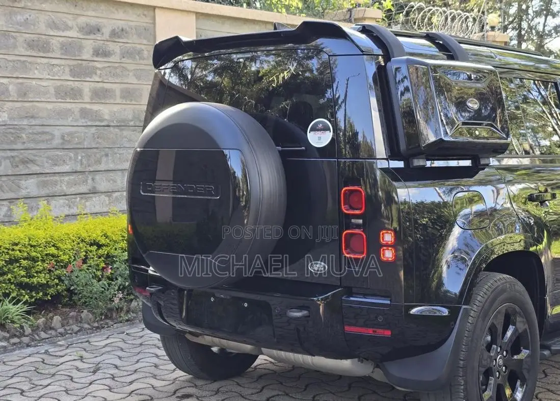 Land Rover Defender X-Dynamic SE 2022 Black