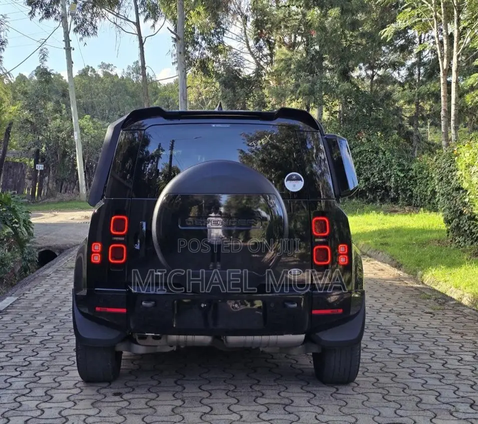 Land Rover Defender X-Dynamic SE 2022 Black
