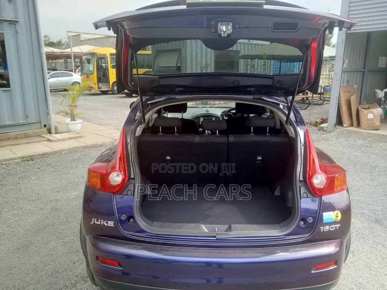 Nissan Juke SL 4dr Hatchback (1.6L 4cyl Turbo CVT) 2014 Purple