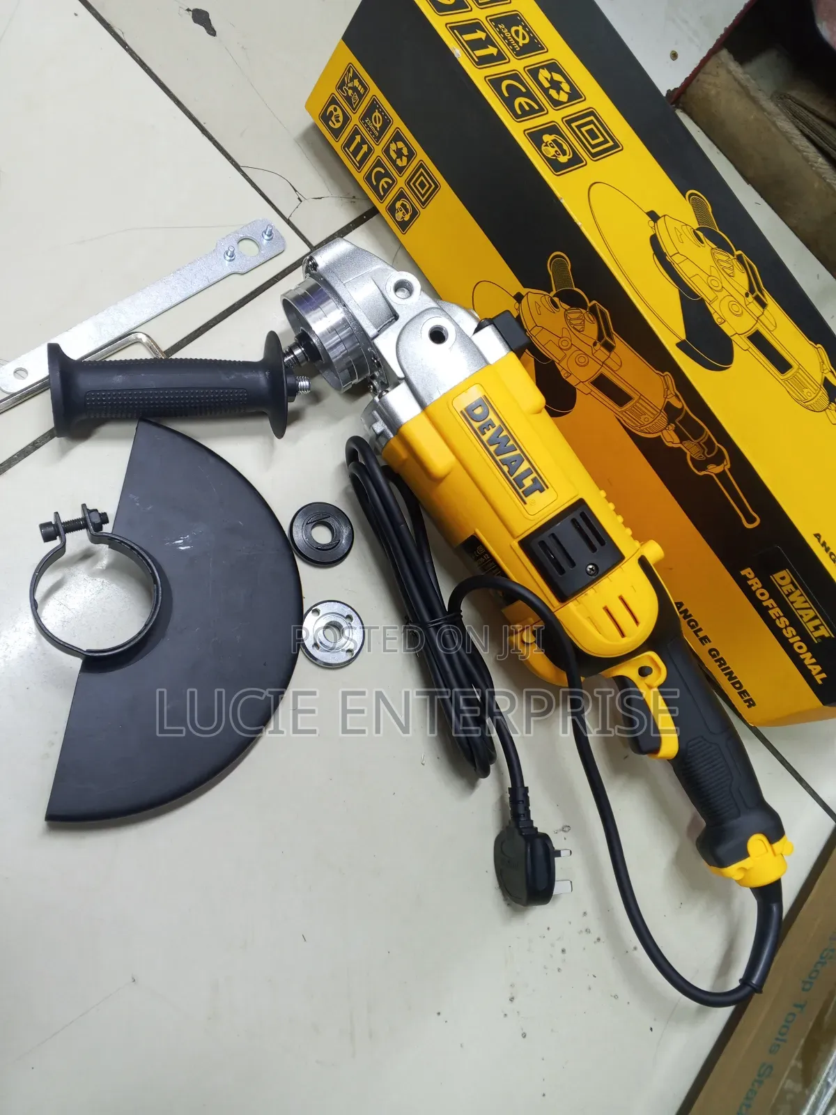 9inch Dewalt Angle Grinder 2600watts