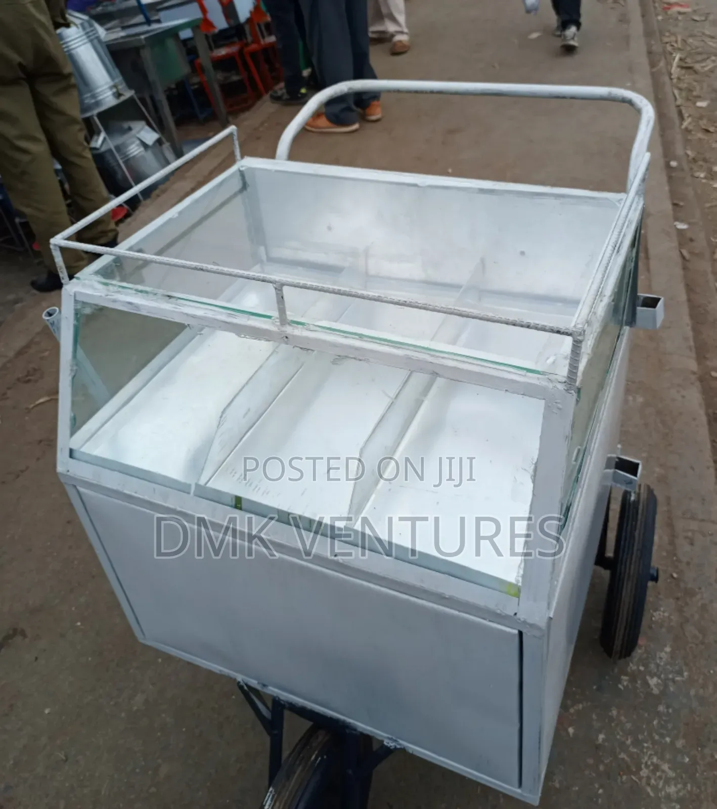 Three Partitions Large Eggs Trolley