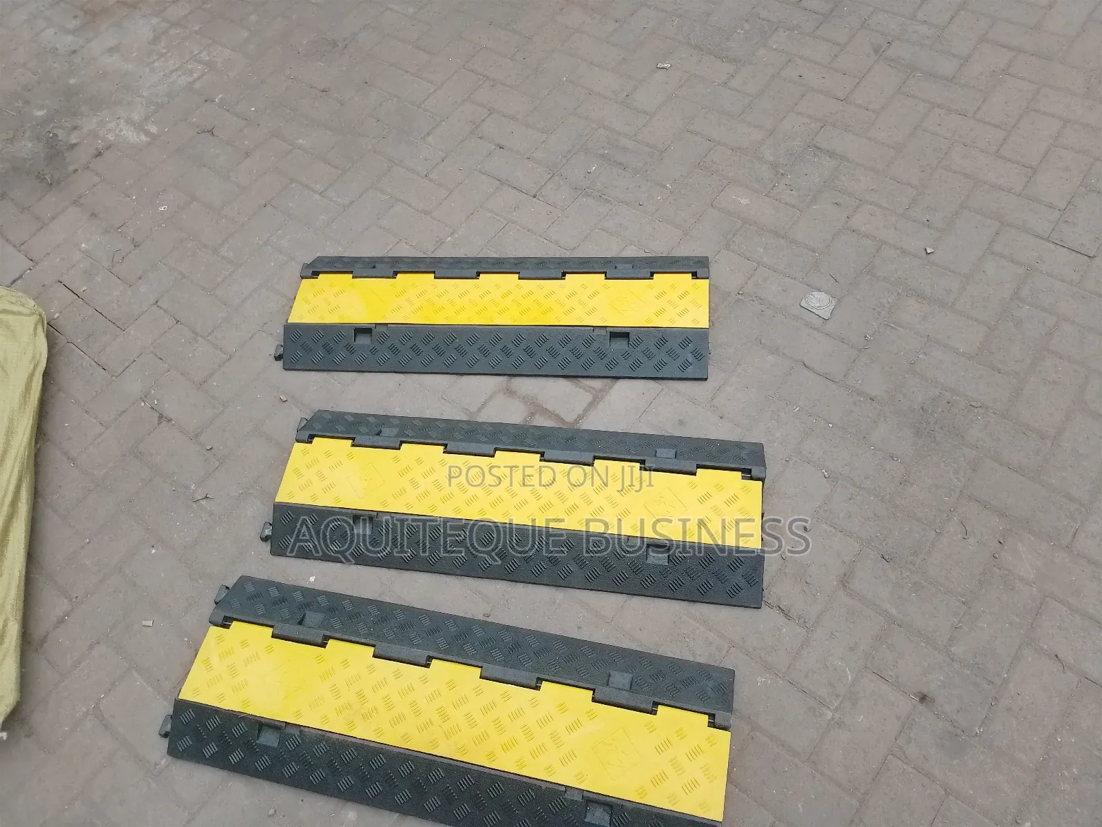 2 Channels Cable Protector