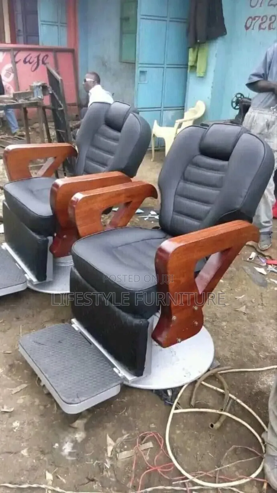 Executive Kinyozi Chairs With Wooden Arm's