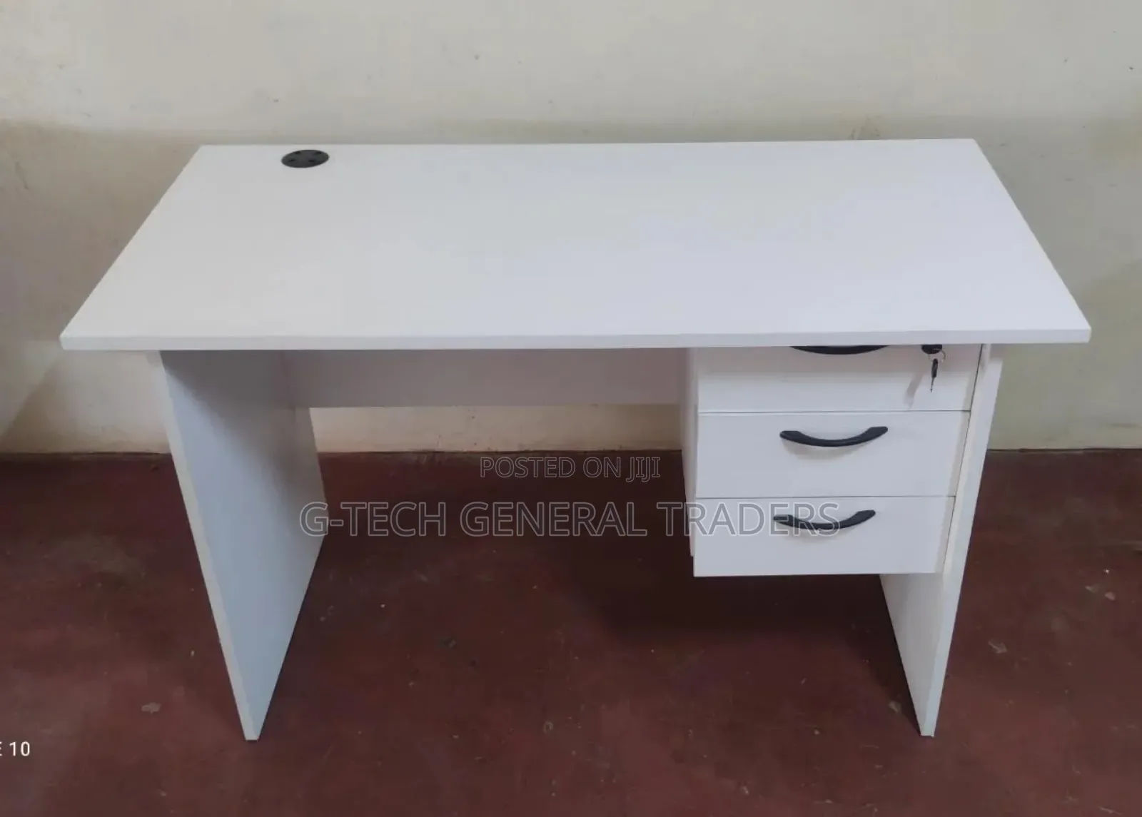 Executive Office Desk With 3 Drawers