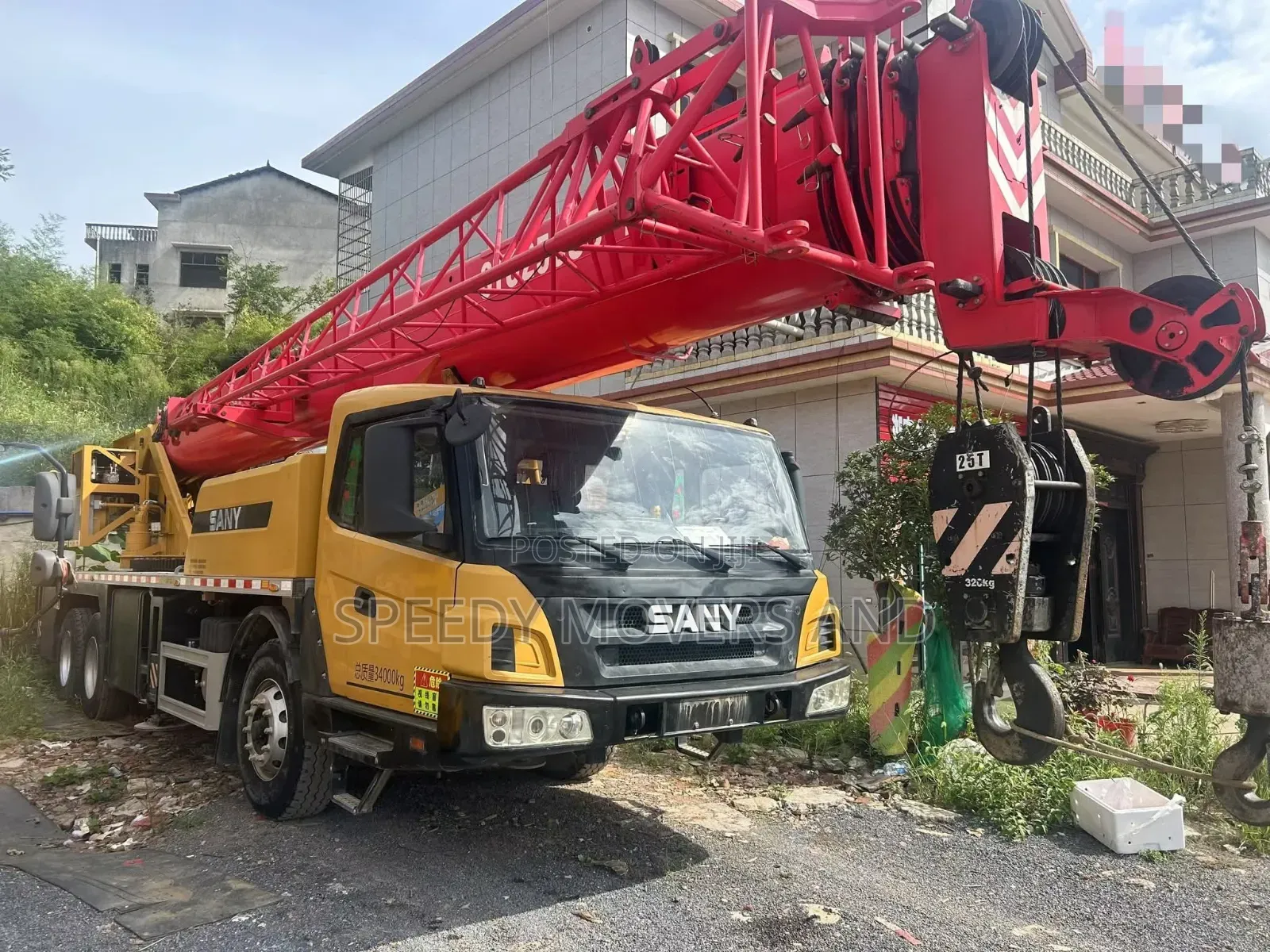 Crane for Service Delivery Available