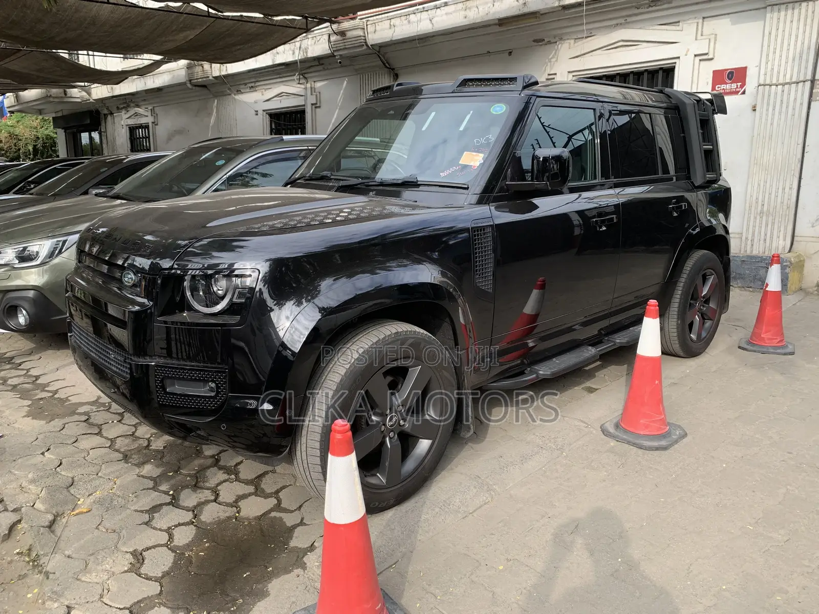 Land Rover Defender SE 2023 Black
