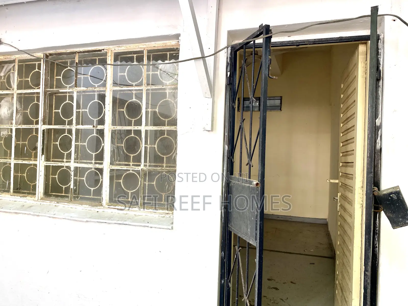 Single Office Space to Let in Nyali With Parking