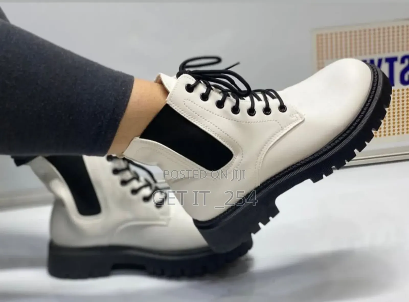 Restocked
Ankle Boot
37-42