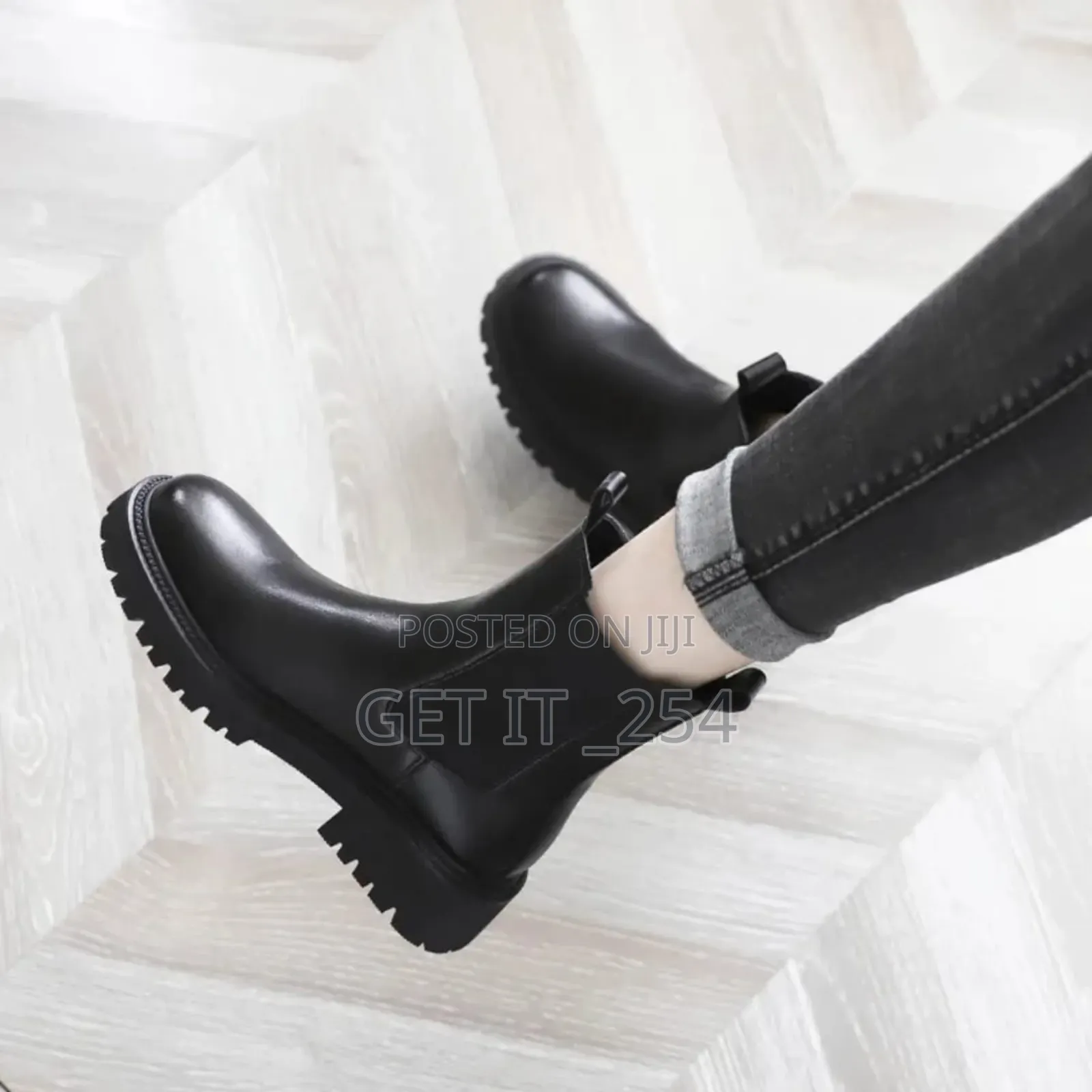 Lady Boot
Material 👌
Size - 36---40