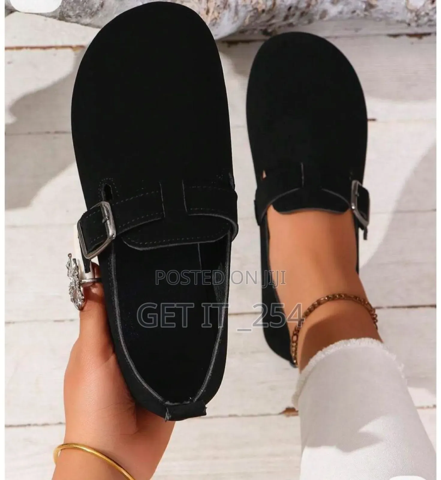 *Unisex Clogs*
*Sizes 36-42
*
*Quality🔥*