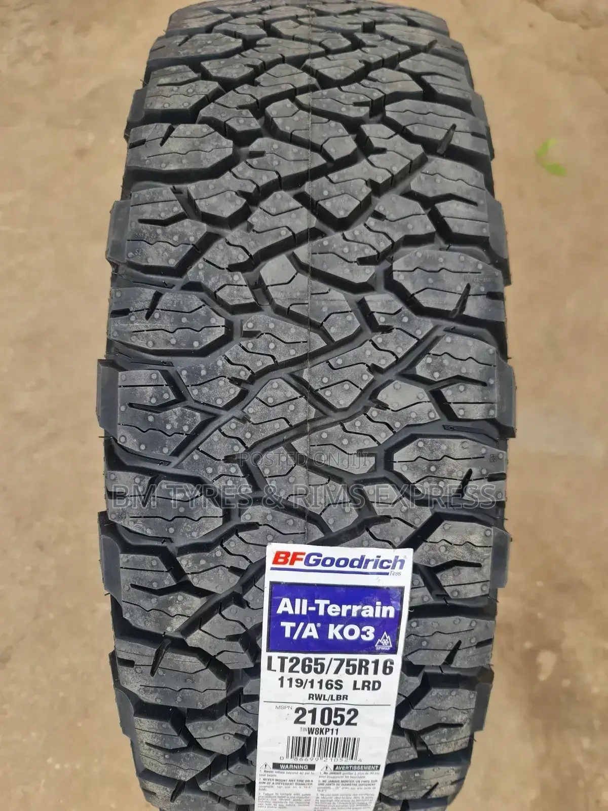 Lt 265 /75 R16 Bf Goodrich () All Terrrain.